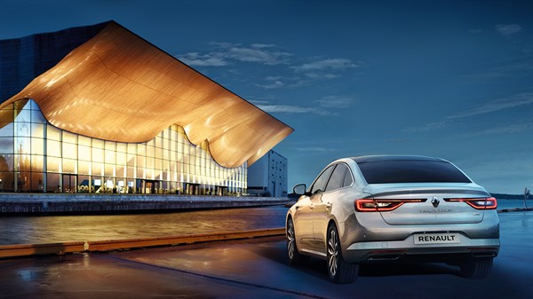Renault TALISMAN - rear view