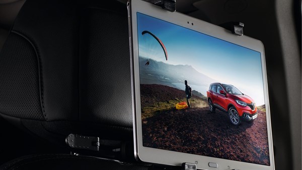 Renault Service - Multimedia tablet behind headrests
